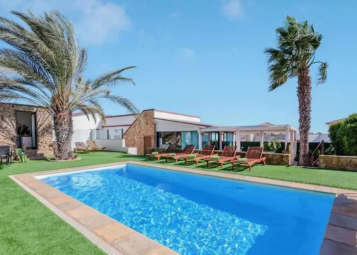 Villa Cobas Con Piscina Y Privada